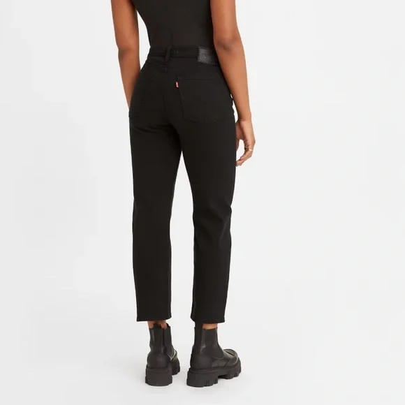 Levi’s Wedgie Straight Jeans - marked 28, fit like 24-25 - Picture 2 of 7